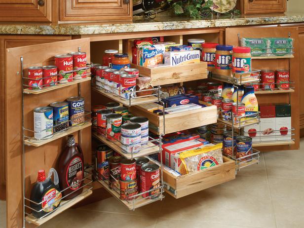 garde-manger CI-MasterBrand-Cabinets_kitchen-pantry-storage_s4x3_lg