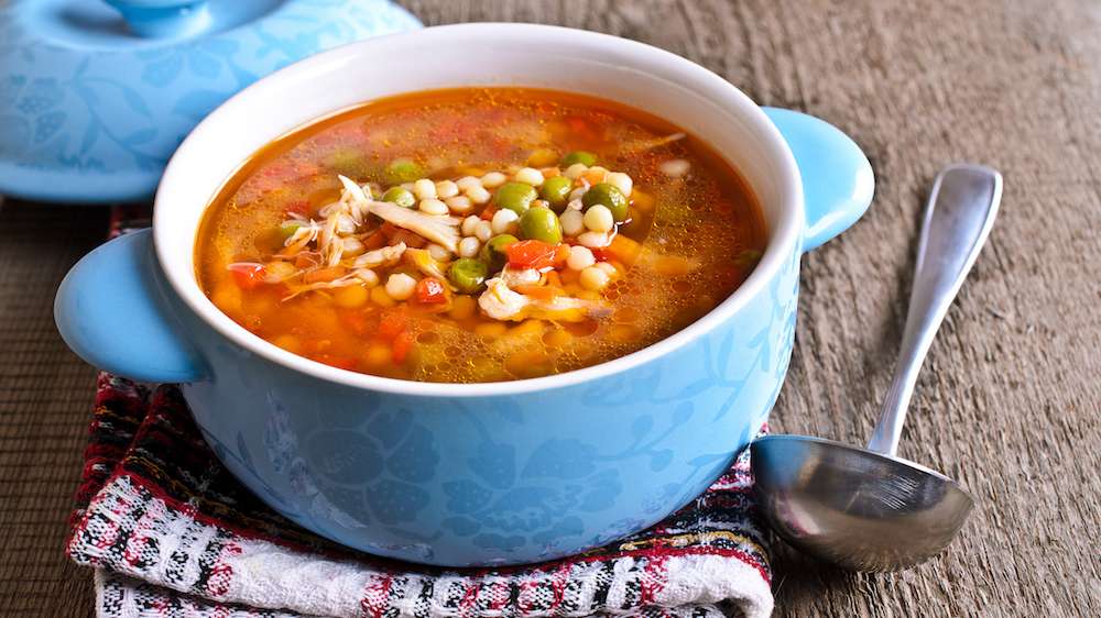 Un bol de soupe aux légumes pour des lunchs rapides