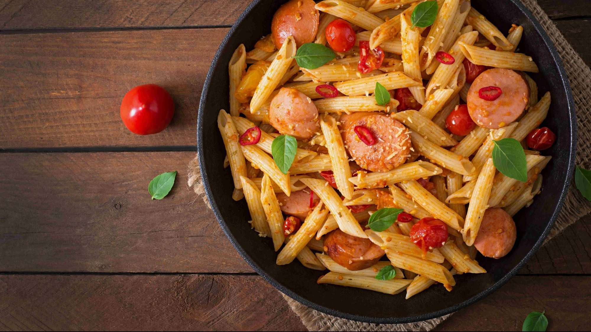 Saucisses et légumes à l'italienne au four - 5 ingredients 15 minutes