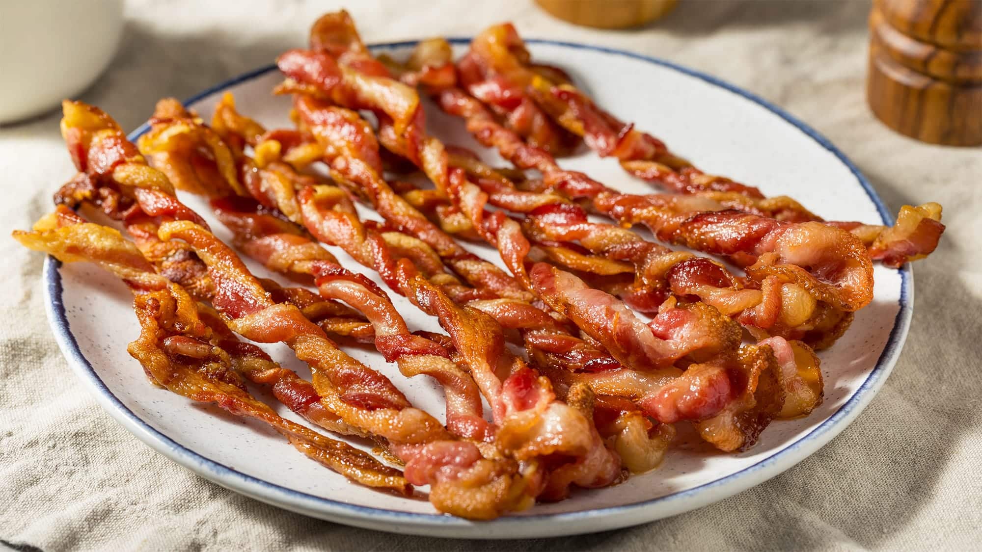 Des tranches de bacon en forme de twist