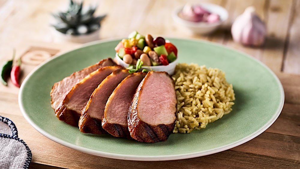 Coupes-porc-BBQ-longe Une assiette de filet de porc du Québec l'épicier cuit au BBQ