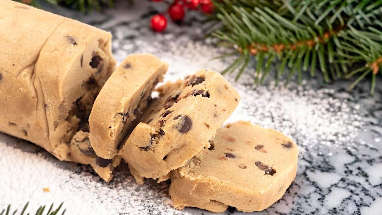 cadeaux-gourmands-offrir-noel-pate-biscuits Des rouleaux de pâtes à biscuits prêts à cuire à offrir en cadeaux gourmands à Noël